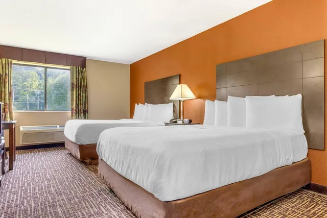 غرفة قياسية بسريرين كوين، Quality Inn & Suites Caseyville - St. Louis 3/10
