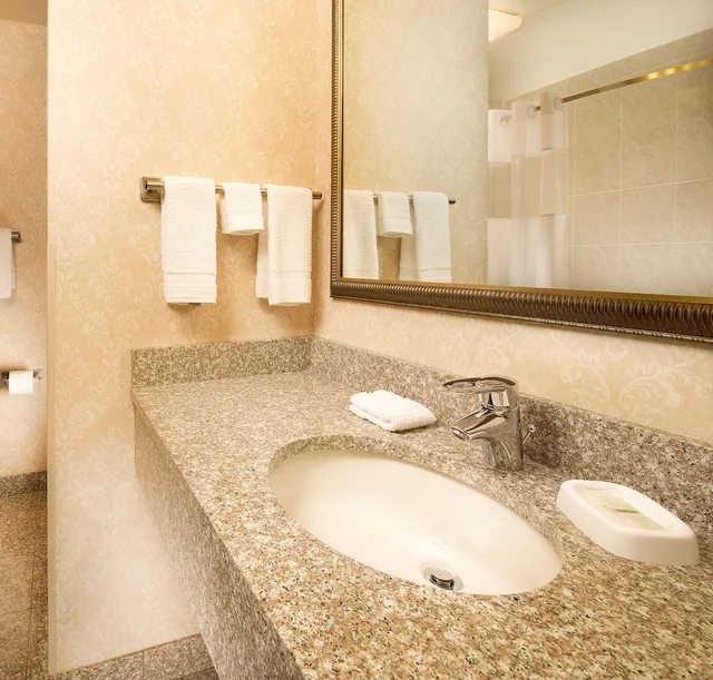 غرفة بسريرين كوين، Drury Inn and Suites Cincinnati Sharonville 4/5