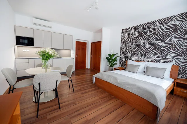 استوديو، ANDEL APARTMENTS 1/1