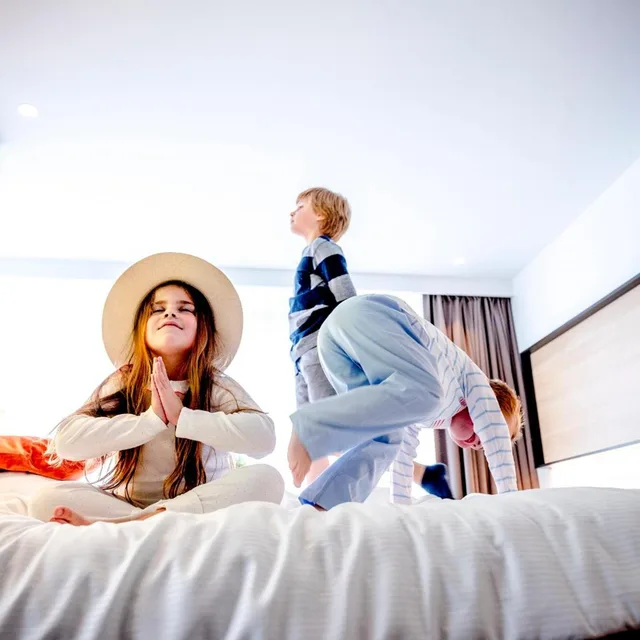 جناح جونيور، Hotel Nelson 4/6