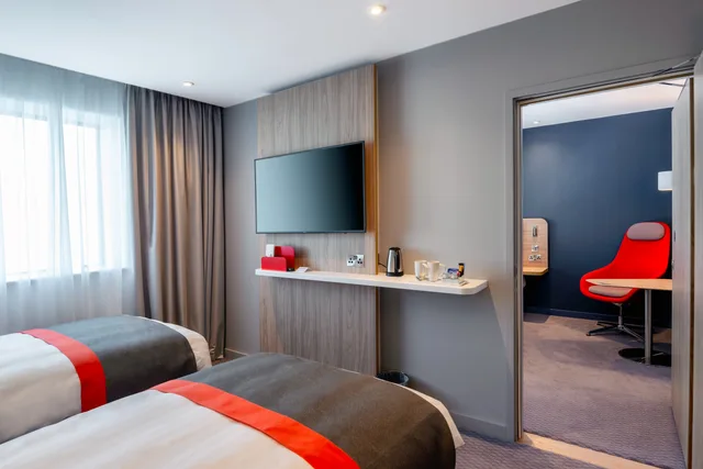 غرفة بسريرين منفصلين، HOLIDAY INN EXPRESS LONDON HEATHROW T4 2/4