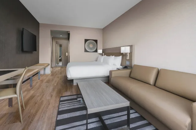 Room, King Bed, Mountain View, Sofa, AC Hotel Scottsdale North 2/10