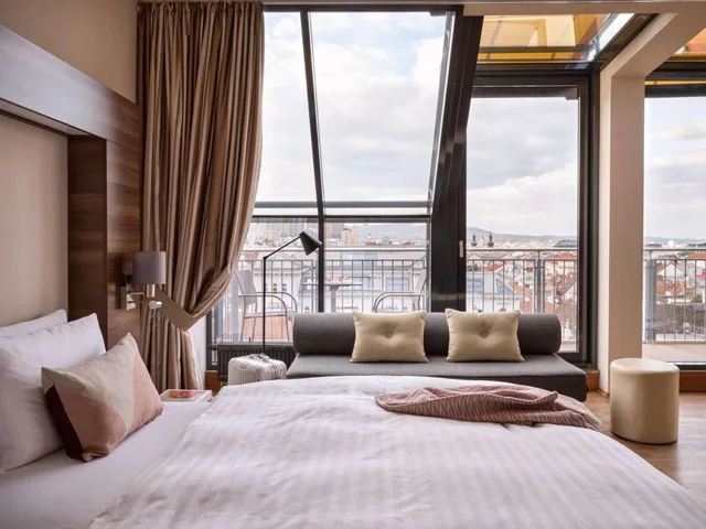 غرفة سيغنتشر بسرير كينج بإطلالة على المدينة، Flemings Selection Hotel Wien-City 1/6