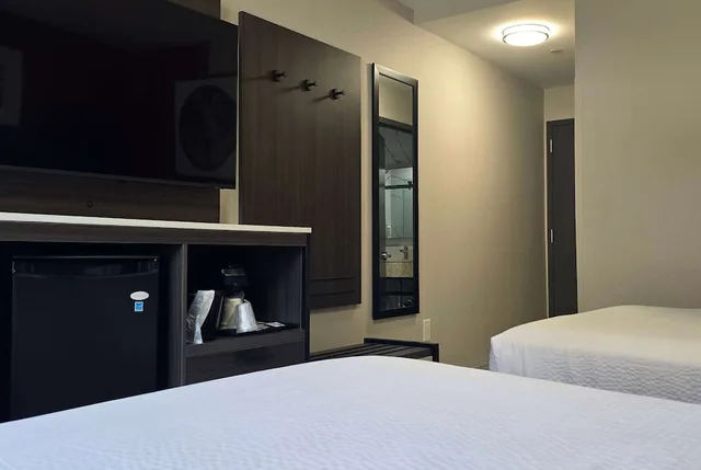 Room, 2 Double Beds, Ramada by Wyndham Brooklyn Empire Blvd 4/8