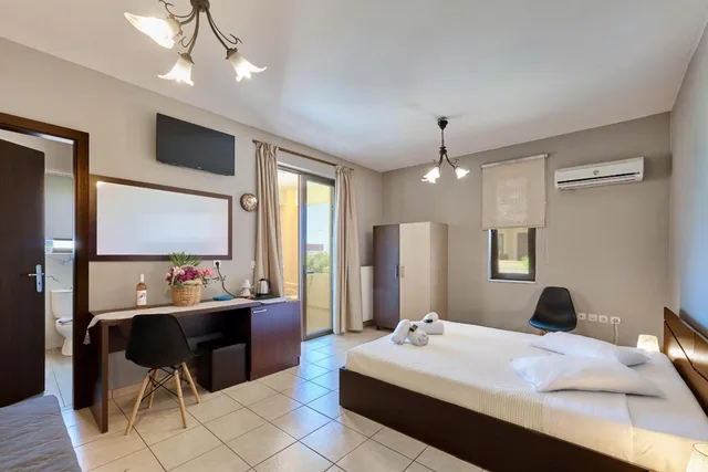 غرفة بسرير مزدوج بإطلالة على البحر، Villa Gereoudis 2/10