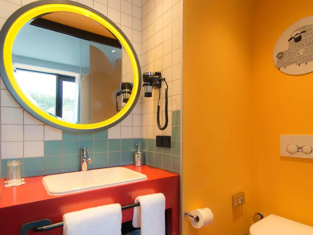 جناح بشرفة، Ibis Styles Tbilisi Center 9/10