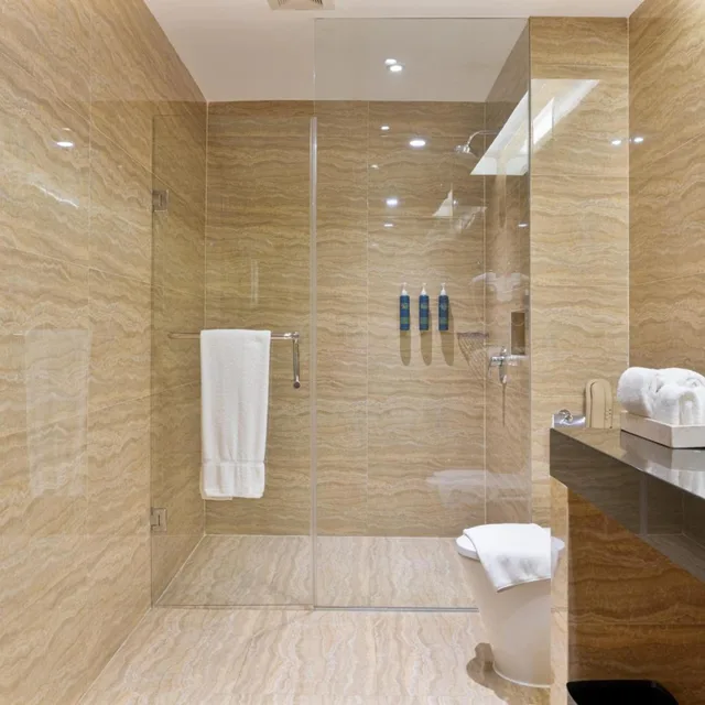 Grand, Suite, FOUR POINTS BY SHERATON MEDAN 3/7