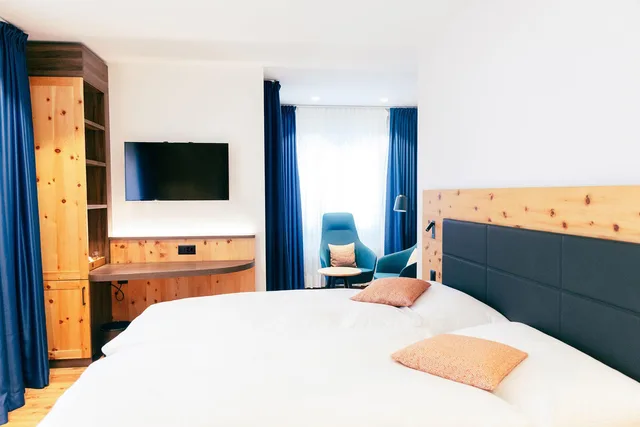 غرفة سوبيريور بسرير كوين وسريرين منفصلين، Laudinella Hotel 2/2
