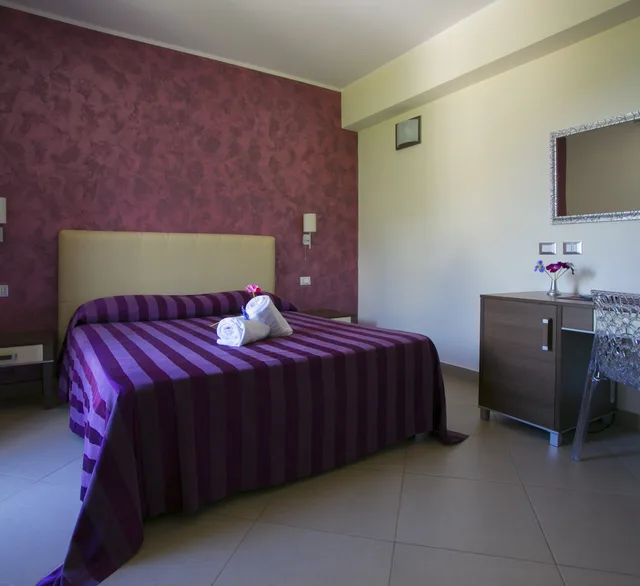 غرفة سوبيريور بسرير مزدوج بإطلالة على البحر، Trigrana Vacanze Hotel 1/6
