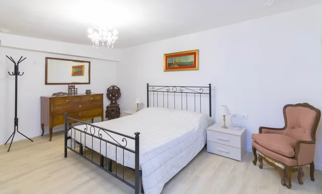 شقة بسرير كوين بغرفة نوم واحدة مع أريكة، Ca Alberto Apartments 1 1/7