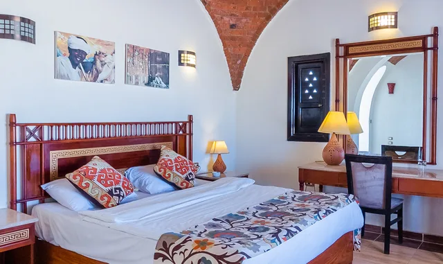 غرفة بسرير مزدوج بإطلالة على المسبح، Beach Safari Nubian Resort 1/10
