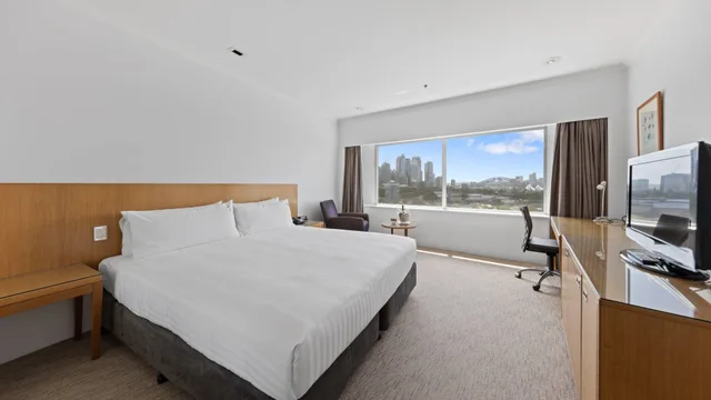 غرفة بريميوم بسرير كينج، Holiday Inn Potts Point 1/3