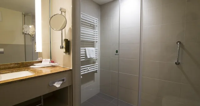 جناح ركني بسريرين منفصلين مع أريكة، Best Western Plus Hotel Bremerhaven 3/4