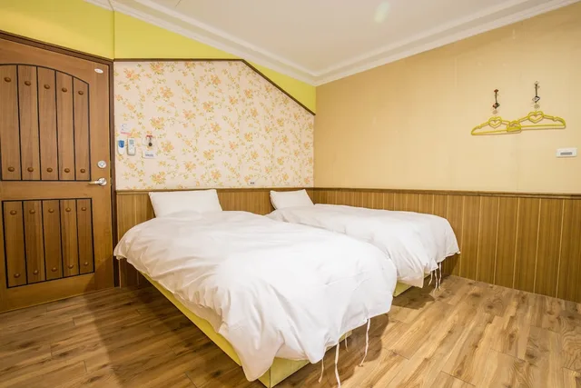 غرفة قياسية بسريرين منفصلين، N. Castle Hotel 2/5