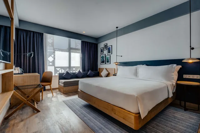 غرفة بريميوم بسرير كينج مع أريكة، Hilton Garden Inn Casablanca Sud 2/4