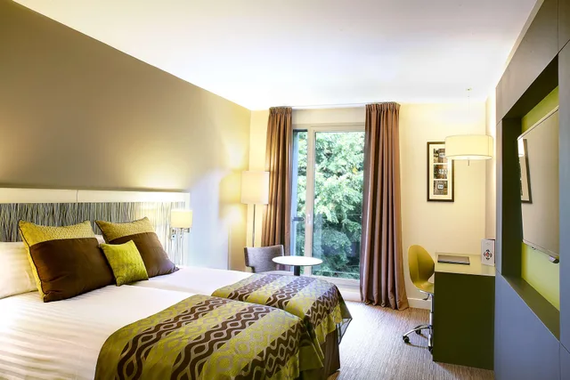 Standard, Twin Beds, Forest View، Best Western Plus Paris Meudon Ermitage 1/2