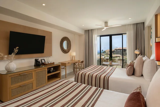 جناح جونيور بسرير مزدوج بإطلالة جزئية على البحر، Dreams Playa Esmeralda Resort & Spa 3/5