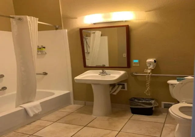 استوديو بسرير كوين لذوي الإعاقة، Candlewood Suites Temple 4/5