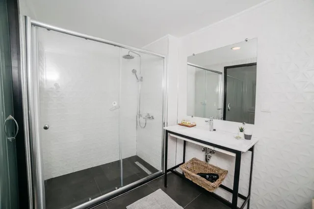 غرفة رومانسية بسرير كوين بشرفة، True Blue Boutique Hotel Kalkan 7/7