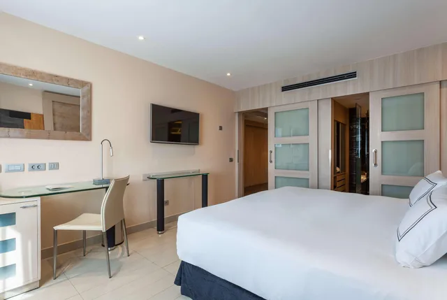 غرفة بإطلالة، Melia Sevilla Hotel 1/4