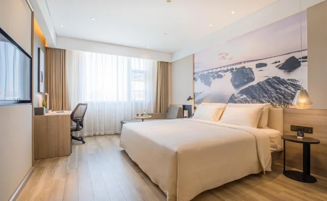 Superior, Suite, Atour Hotel Jimei University Xiamen 3/3