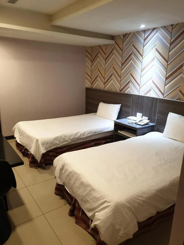 Economy, Twin Beds, No Window, Chuanfu Hotel 4/6