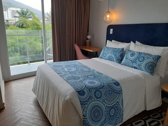غرفة بسرير كوين بشرفة، Hotel Faranda Collection Cali 4/10