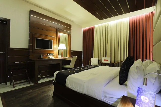 Executive, Suite, King Bed, Queen Palace Hotel 2/5