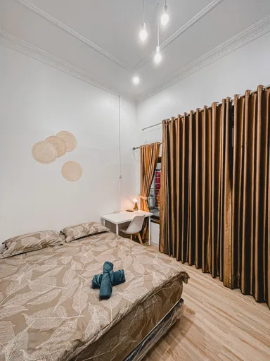 Budget, Ostic House 1/4