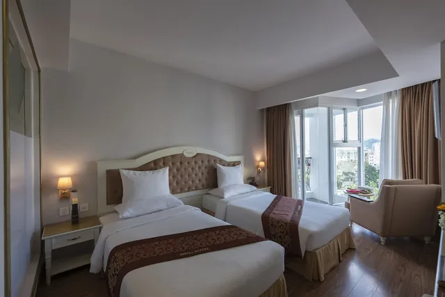 Deluxe, Queen Bed, City View, Isena Nha Trang Hotel 7/10