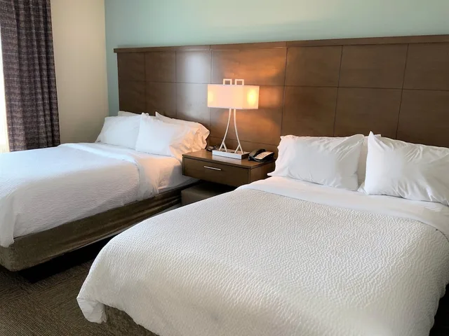 جناح بسريرين مزدوجين بإطلالة على النهر بمطبخ، Staybridge Suites Great Falls 1/1