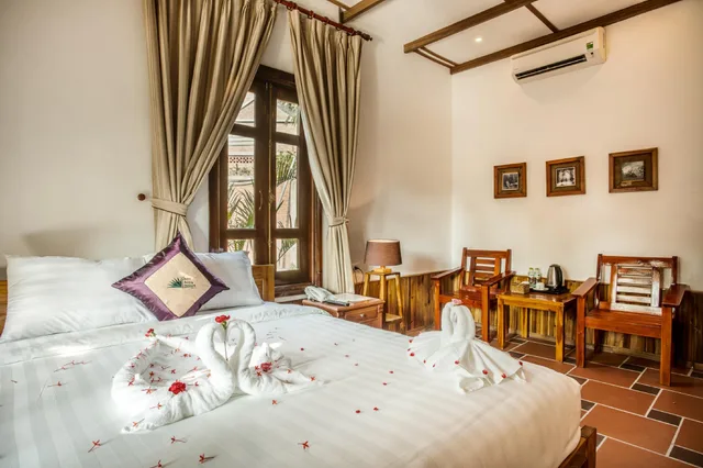 بنغل ثلاثي، Palm Hill Resort 1/2