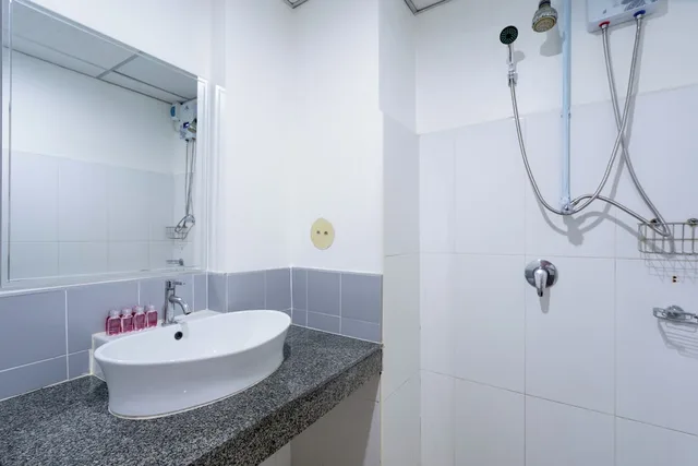 جناح بسريرين منفصلين وسريرين كينج وسرير كوين بـ3 غرف نوم، Squareone Hostel 10/10