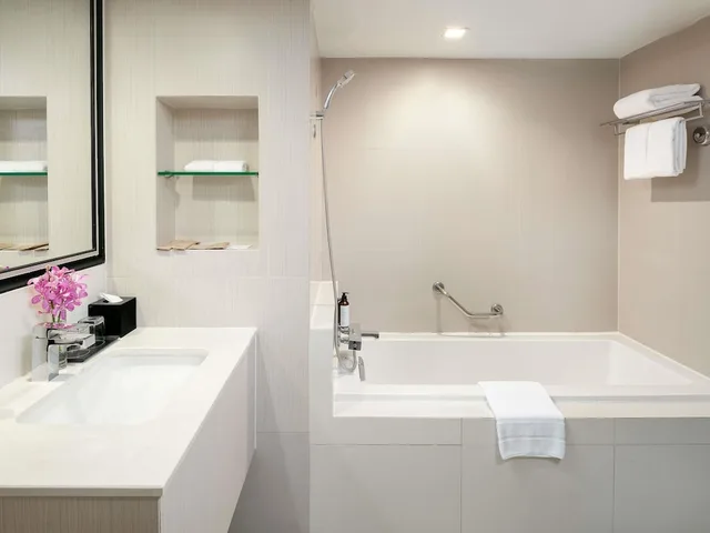 غرفة ديلوكس بسريرين منفصلين بحوض استحمام، Mercure Bangkok Sukhumvit 11 8/10