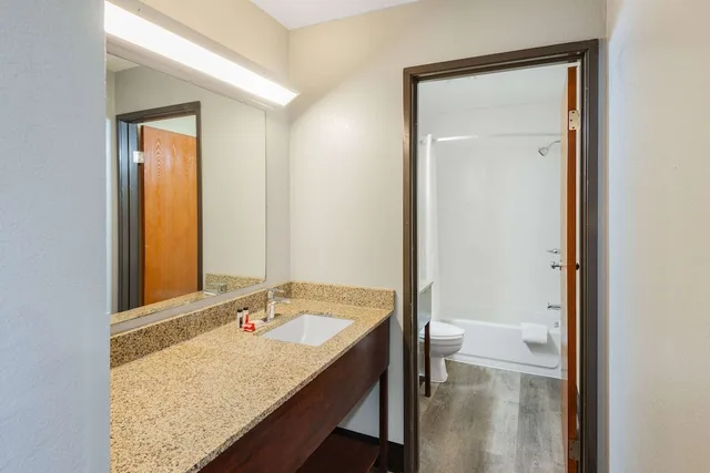 جناح بسرير كينج، Super 8 By Wyndham Waynesburg 2/2