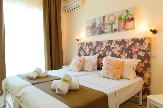 غرفة بسرير مزدوج أو سريرين منفصلين بإطلالة على الجبل، Aurora Beach Hotel 7/10