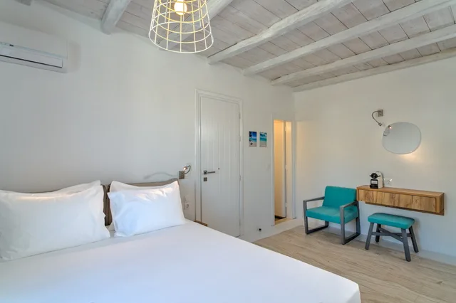 Junior Suite, Side Sea View، Senses Luxury Villas & Suites 2/3