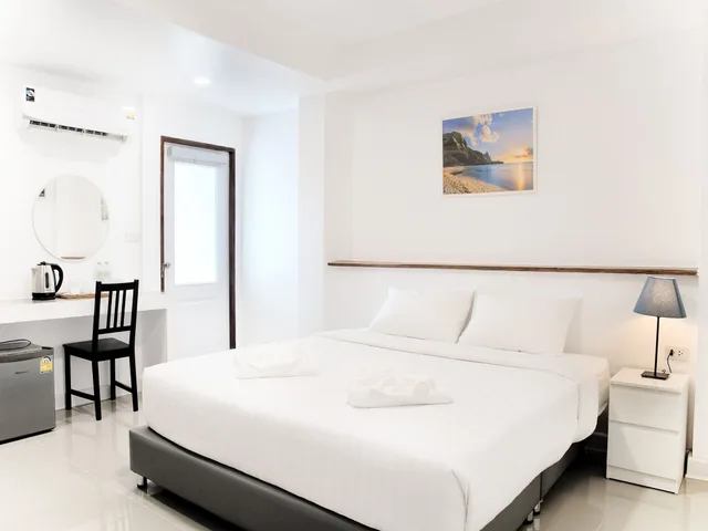 Deluxe, Queen Bed, Grand Sattahip Hotel 2/4