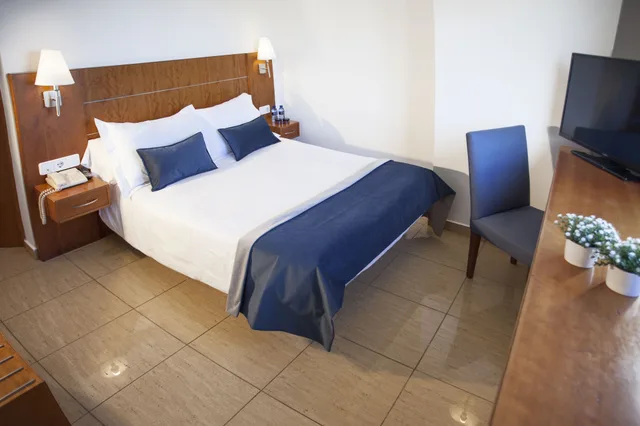 Standard, Double Bed, Hostal Savoy 7/7