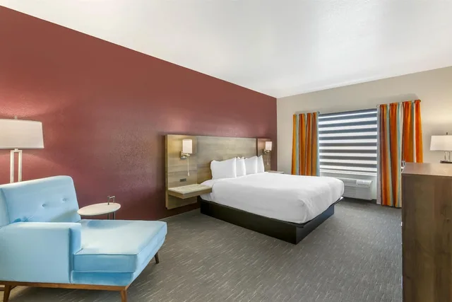 Suite, 1 King and 2 Queen Beds, Best Western Plus Casa Grande Inn & Suites 6/9