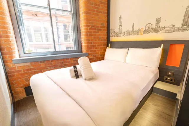Basement, Double Bed، easyHotel Manchester City Centre 1/1