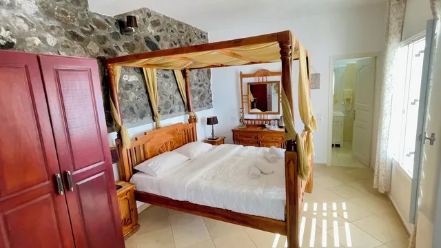 Executive, Family, Double Bed, Caldera View, 2 Sofa، Loucas on the Cliff 1/4