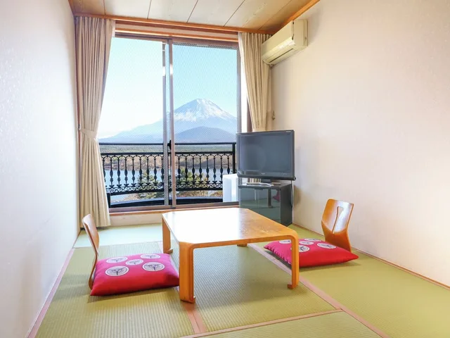 غرفة يابانية غربية بفراش فوتون وسريرين منفصلين بحمام خاص، Shoji Mount Hotel 2/3