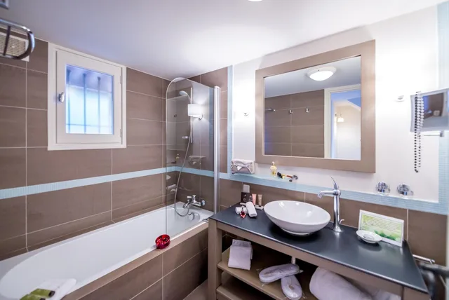 دوبلكس بسرير مزدوج بشرفة، Hotel Deluxe Spa Restaurant Cantemerle 1/2