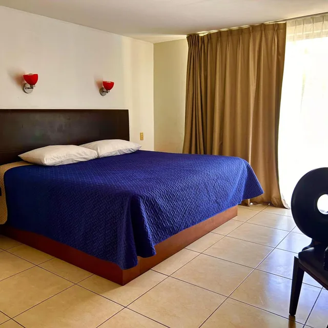 جناح جونيور، VF Villa Florencia Hotel 2/7