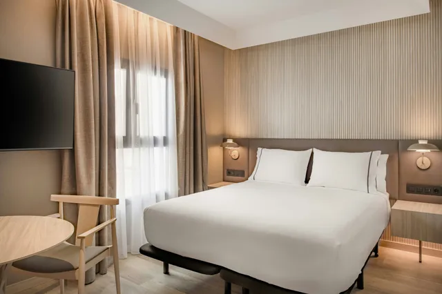 غرفة بسرير كوين، AC Hotel Tenerife by Marriott 1/3