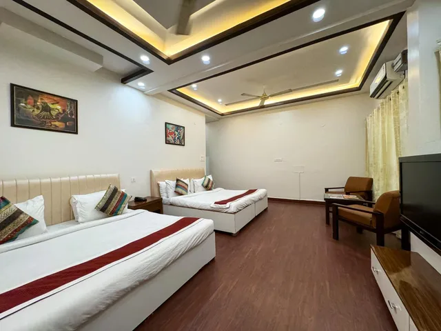 غرفة عائلية، Green Hotel 4/10
