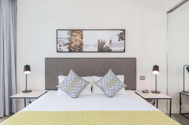 1 Bedroom, Standard, King Bed, Hinterland View، Wyndham Hotel Surfers Paradise 1/1