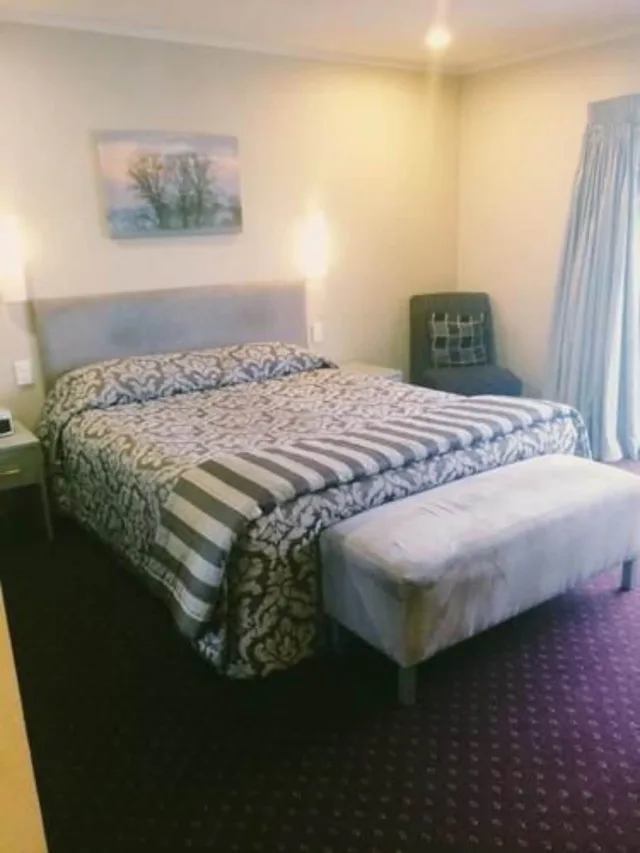 غرفة ديلوكس بسرير كوين بغرفة نوم واحدة بجاكوزي، Manukau Motor Lodge 2/3