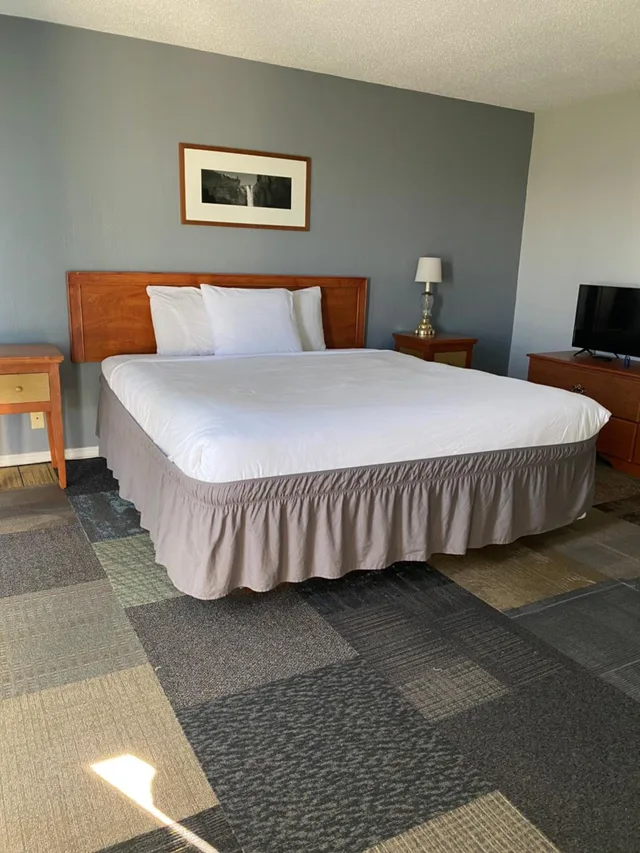 Studio, King Bed, Ocean Shores Inn Suites 3/7